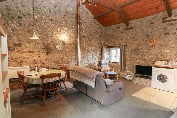 8 Rogeston Cottages