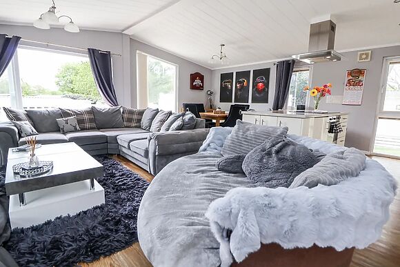 155 Woodland Hall (Lyons)