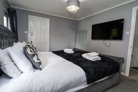 155 Woodland Hall (Lyons)