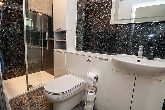 155 Woodland Hall (Lyons)