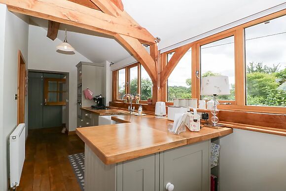 Little Acorn Cottage