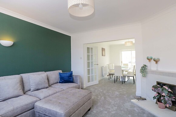 6 Newbridge Gardens