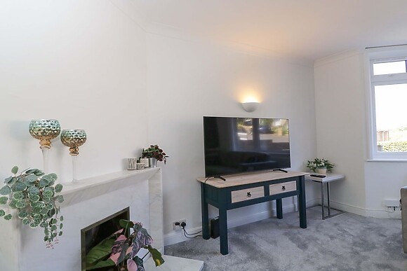 6 Newbridge Gardens