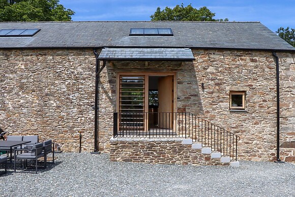 Lower Walreddon Barn