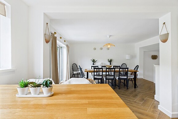 Luxury Beach Stay with Hot Tub