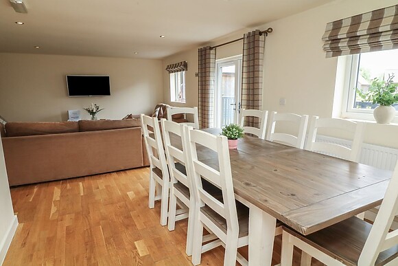 James Ville Marina Lodge 13