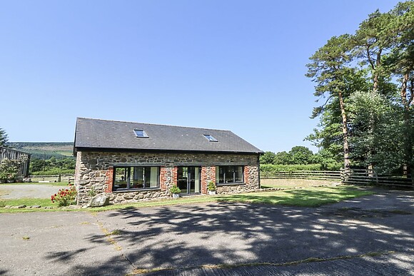 Little Penrhosgoch Barn