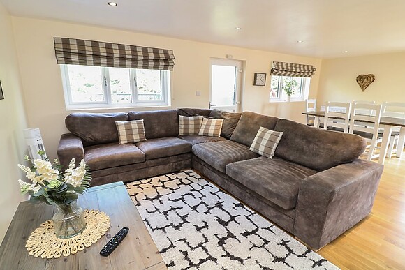 James Ville Marina Lodge 10