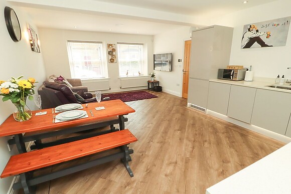 Lakes View Apartment 1