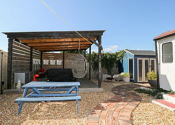 Harbour Road Quirky Beach Railway Carriages
