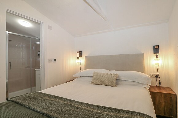 Charltons Hollow Cabin