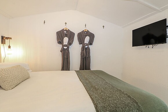 Charltons Hollow Cabin