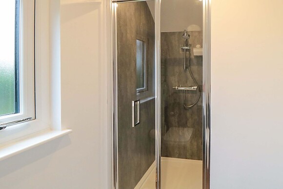 Bumblebee Glamping Pod