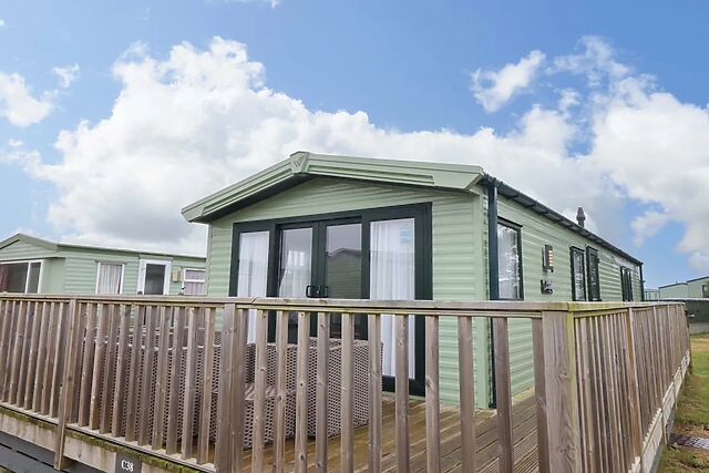 Sea Breeze C38 Dyffryn Seaside Estate