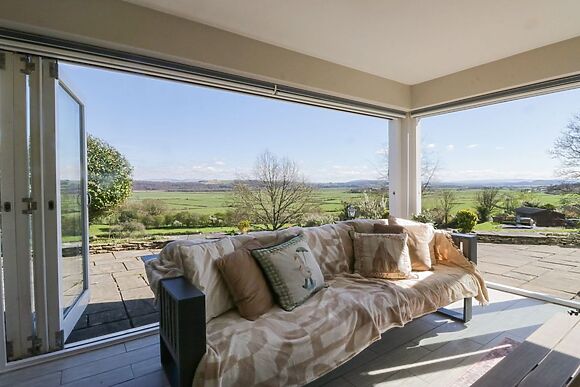 Barn Howe
