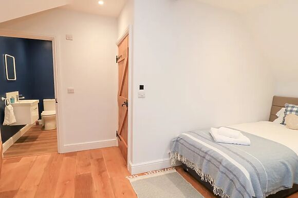Peewit Coach House