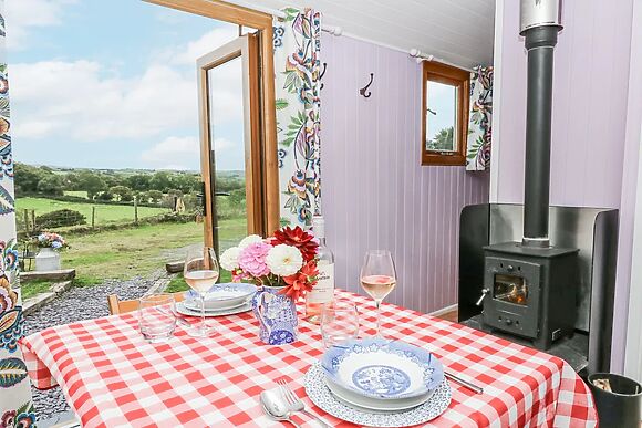 Brondel Luxury Shepherd's Hut