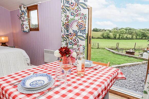 Brondel Luxury Shepherd's Hut