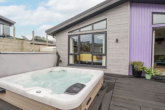Minack Lodge