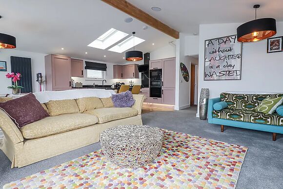 Minack Lodge