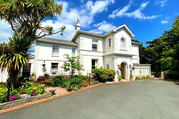 Muntham Luxury Town House With Hot Tub