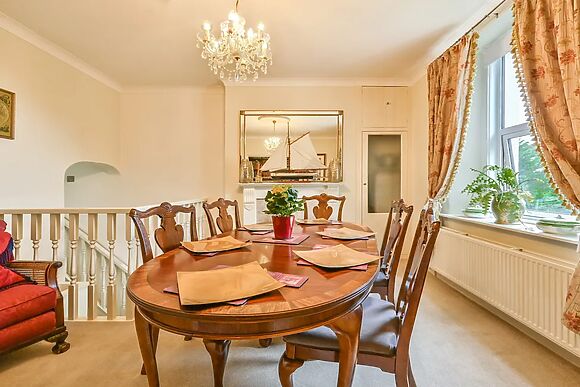 Muntham Luxury Town House With Hot Tub
