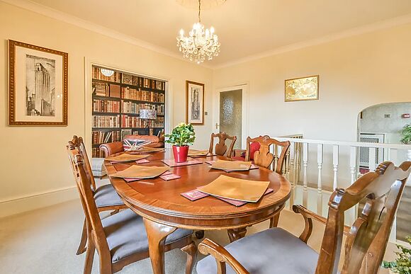 Muntham Luxury Town House With Hot Tub