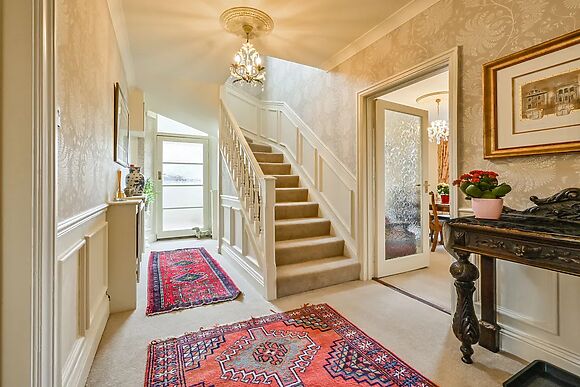 Muntham Luxury Town House With Hot Tub