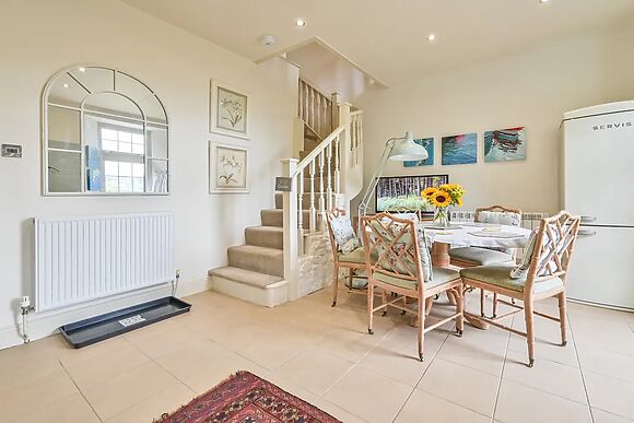 Muntham Luxury Town House With Hot Tub