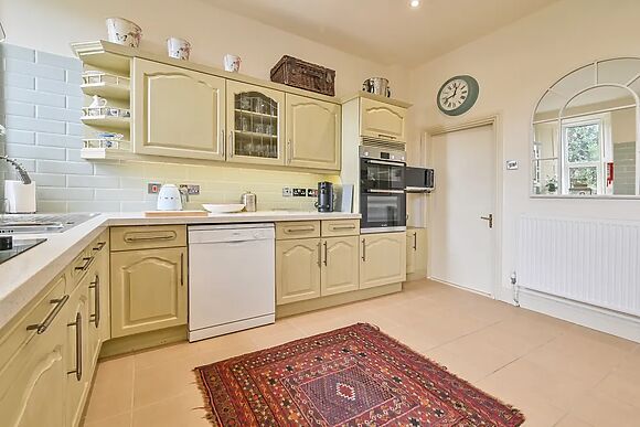Muntham Luxury Town House With Hot Tub