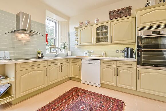 Muntham Luxury Town House With Hot Tub