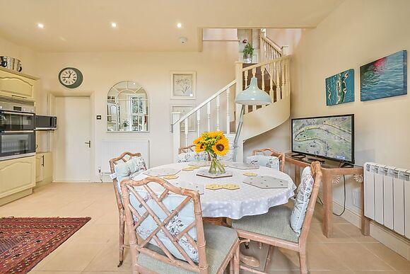 Muntham Luxury Town House With Hot Tub