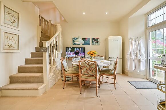 Muntham Luxury Town House With Hot Tub