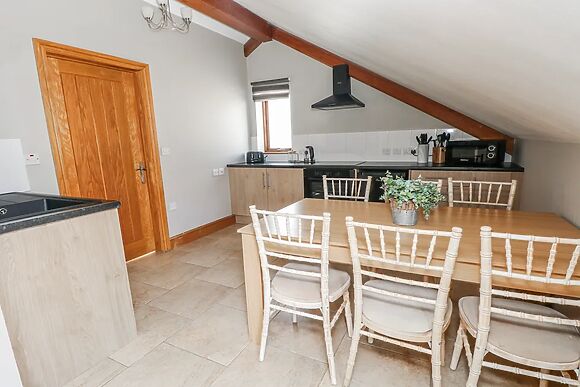 Gower At Oak Tree Cottage