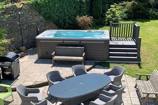 5-Bedroom Hot Tub Farmhouse in Horningtops