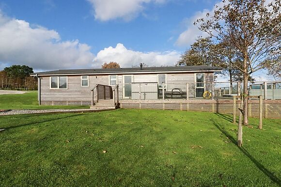 20 Meadow Retreat