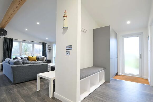 20 Meadow Retreat