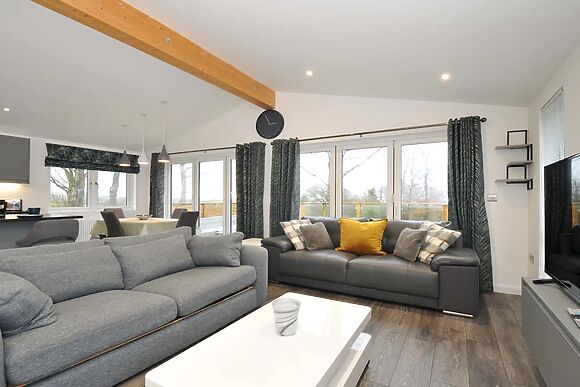 20 Meadow Retreat