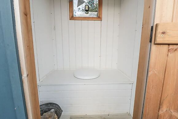 Honeysuckle Hut