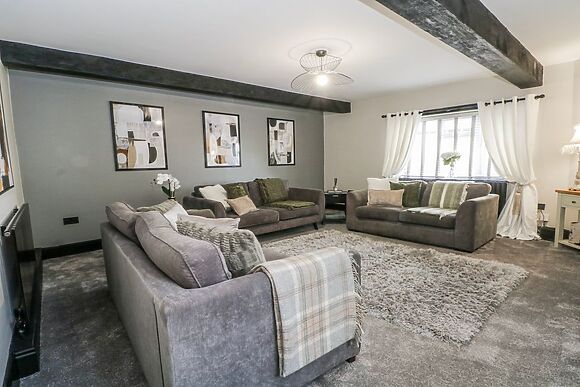 2 Manorhouse Farm