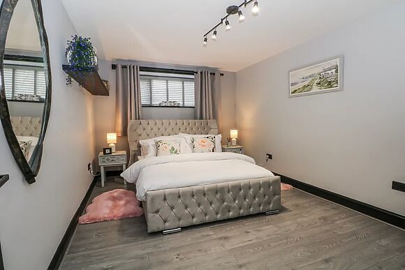 2 Manorhouse Farm