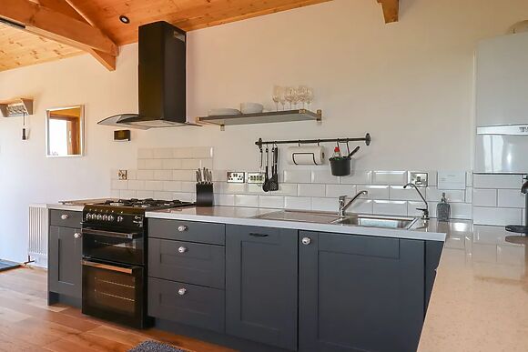 Nelli Lodge At Mile End