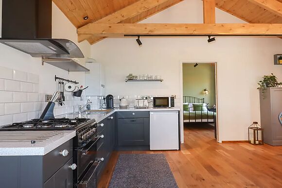 Nelli Lodge At Mile End
