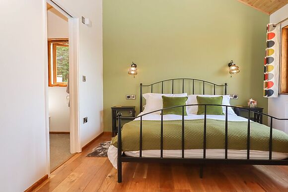 Nelli Lodge At Mile End