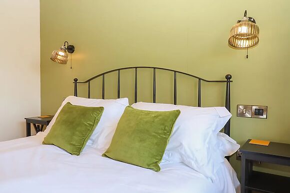 Nelli Lodge At Mile End