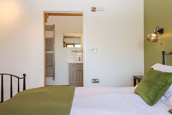 Nelli Lodge At Mile End