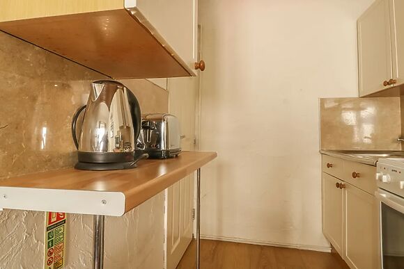Mews Cottage 7