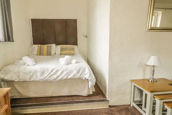 Mews Cottage 7