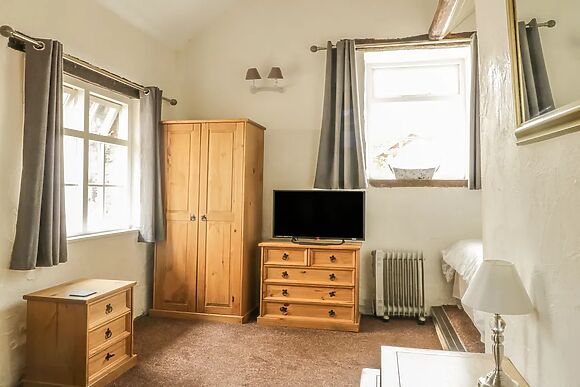 Mews Cottage 7