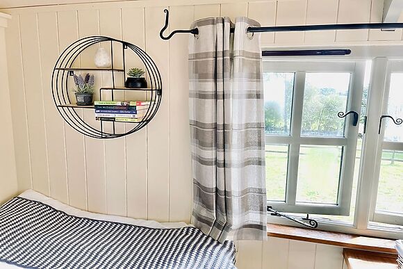Cwt Tyddyn Shepherd's Hut